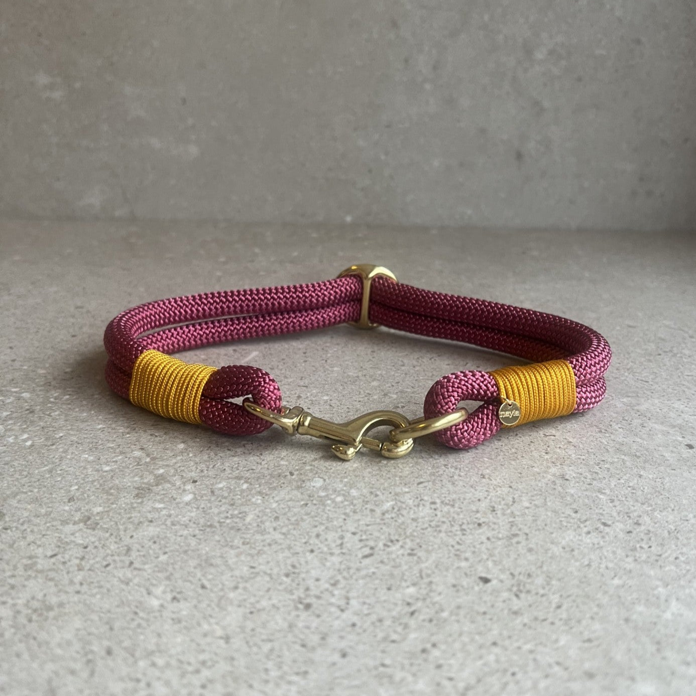 Halsbånd dobbelt Wine Red/Golden Rod